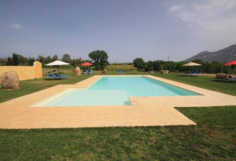 فندق ريفى Agriturismo Piperedda