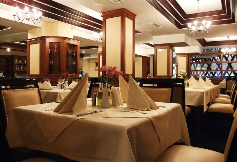 בית מלון כפרי Shiroka Laka