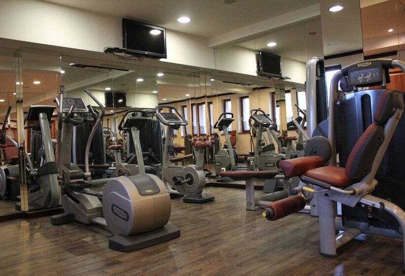 בית מלון כפרי Shiroka Laka