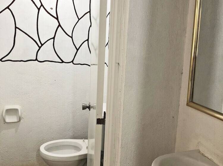 בית מלון כפרי The Pelicans Resort