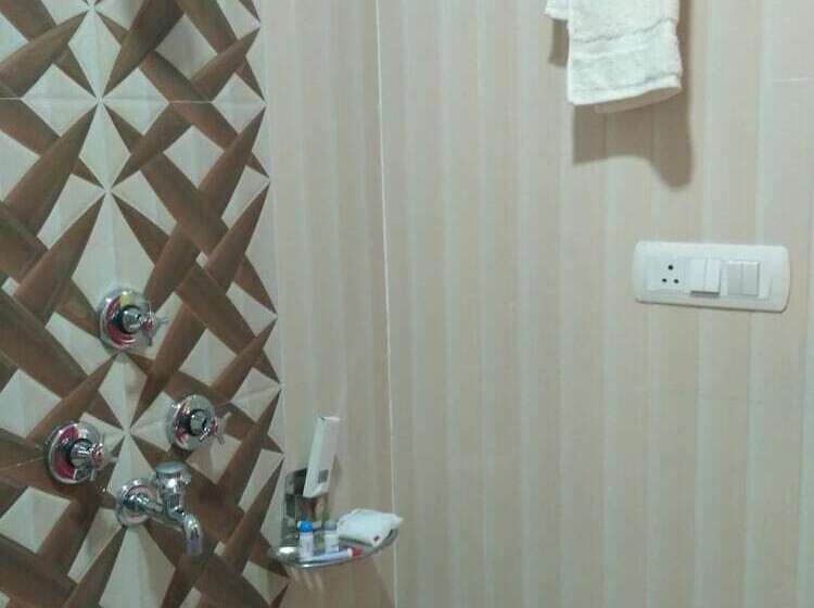 هتل Utsav Residency