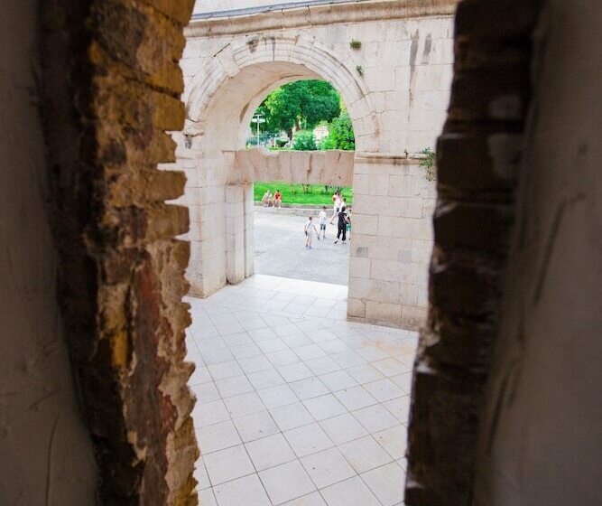 膳宿费 Golden Gate Dream Rooms