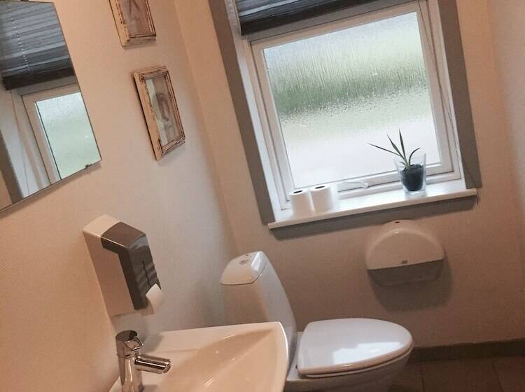 ペンション Knaplund Destillery