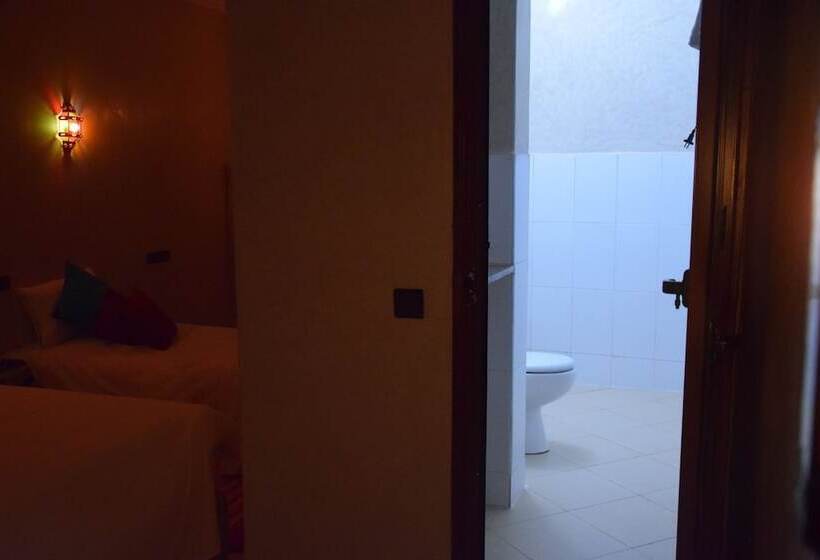 Пансион Restaurant Dar Al Madina