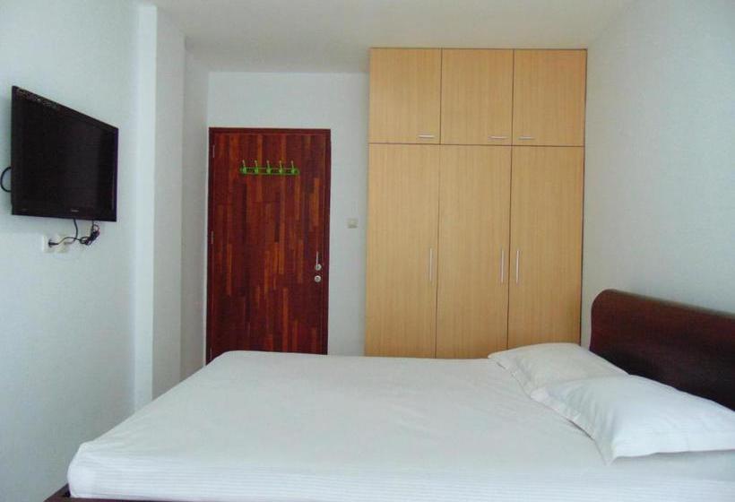 פנסיון Room 868