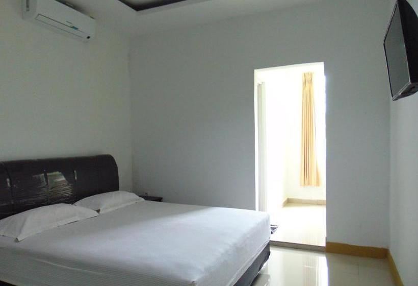 פנסיון Room 868