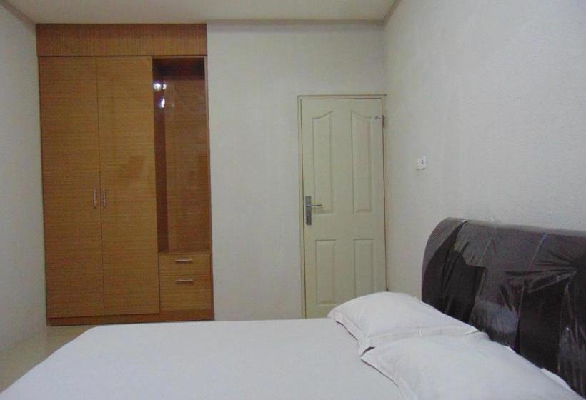 פנסיון Room 868