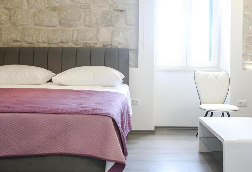 פנסיון Villa Kate