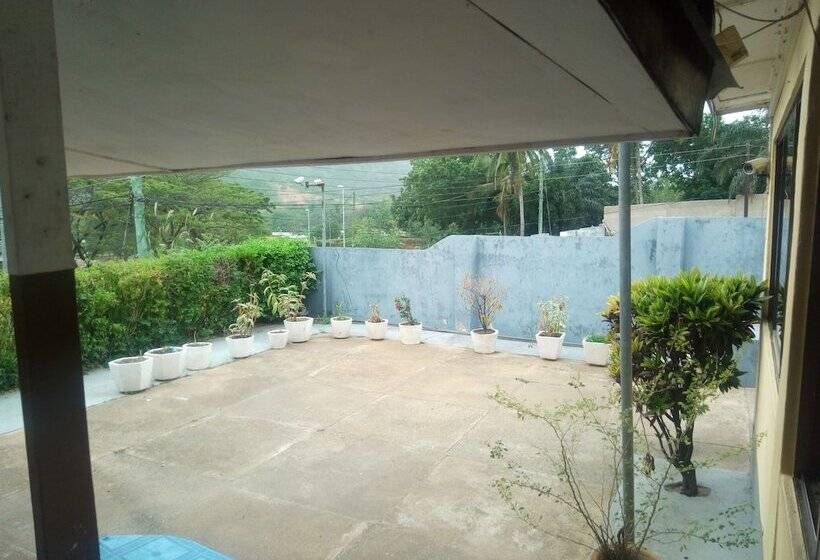 بنسيون Zito Guest Inn