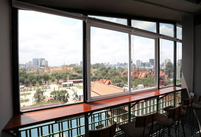 ユースホステル Sky Hotel Central Phnom Penh   Rooms & Apartments