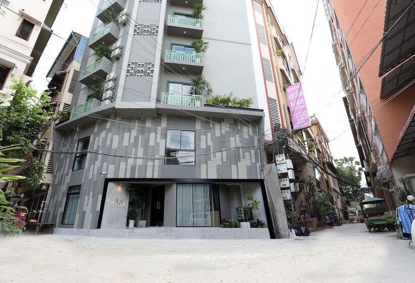 ユースホステル Sky Hotel Central Phnom Penh   Rooms & Apartments