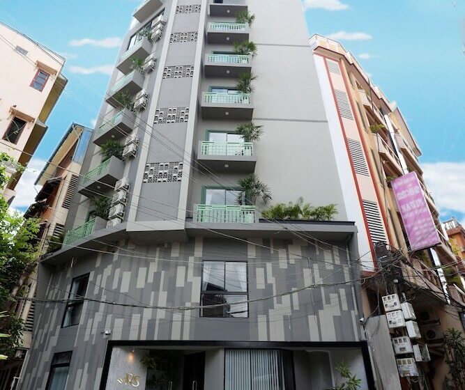 ユースホステル Sky Hotel Central Phnom Penh   Rooms & Apartments