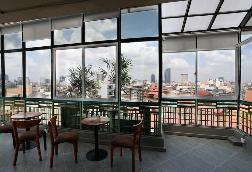 ユースホステル Sky Hotel Central Phnom Penh   Rooms & Apartments