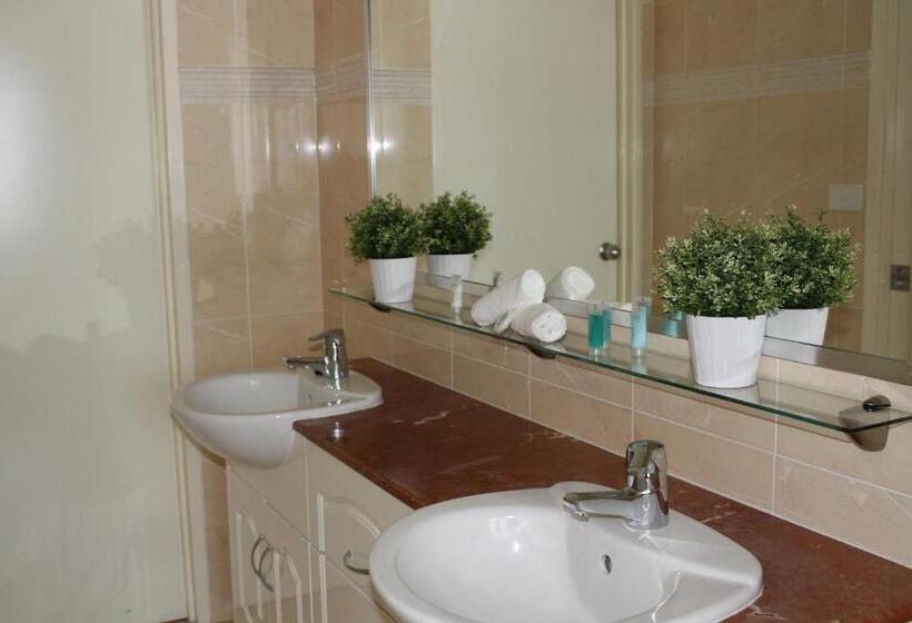 The Boathouse Resort Luxury Apartments