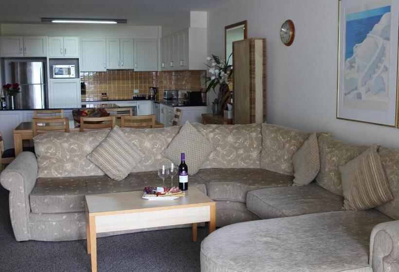 The Boathouse Resort Luxury Apartments