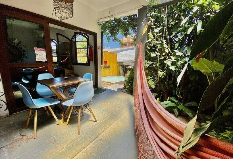 A Coroa Hostel & Suites