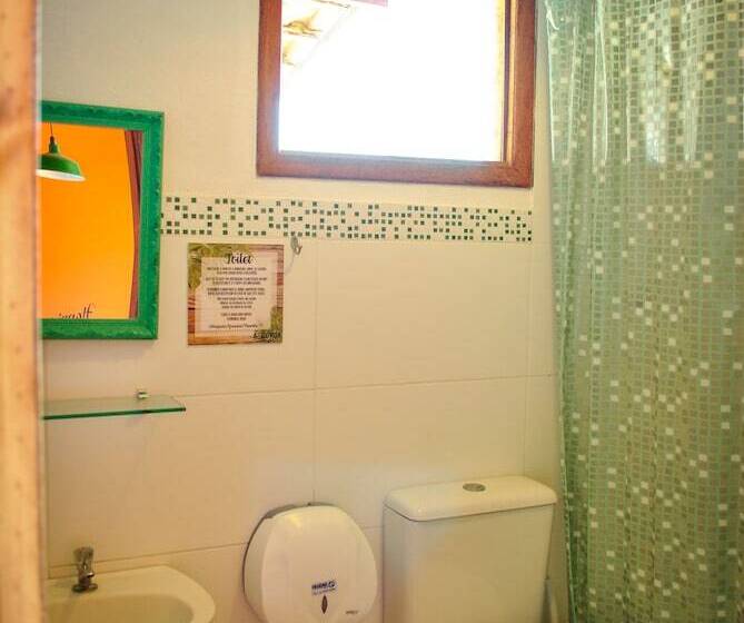 A Coroa Hostel & Suites