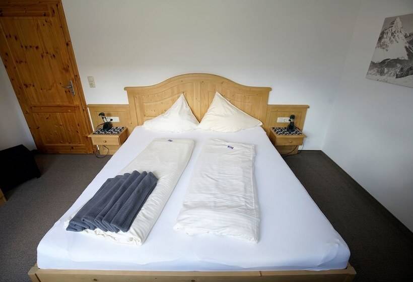 פנסיון Alpenstern Rooms & Suites