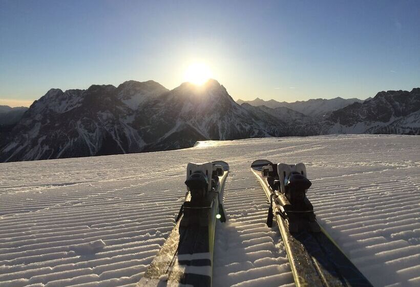 פנסיון Alpenstern Rooms & Suites