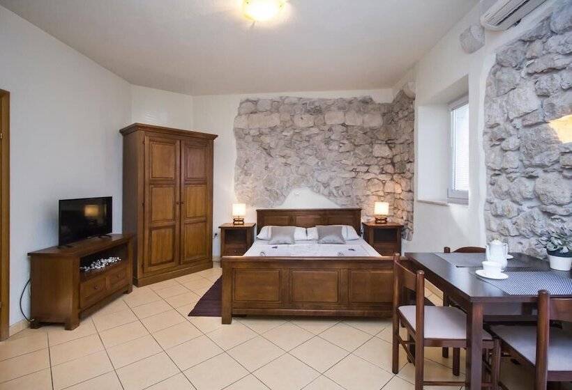 Apartments Selak