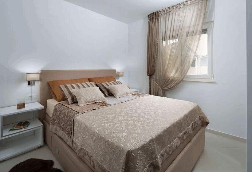 Apartments Vista Royal