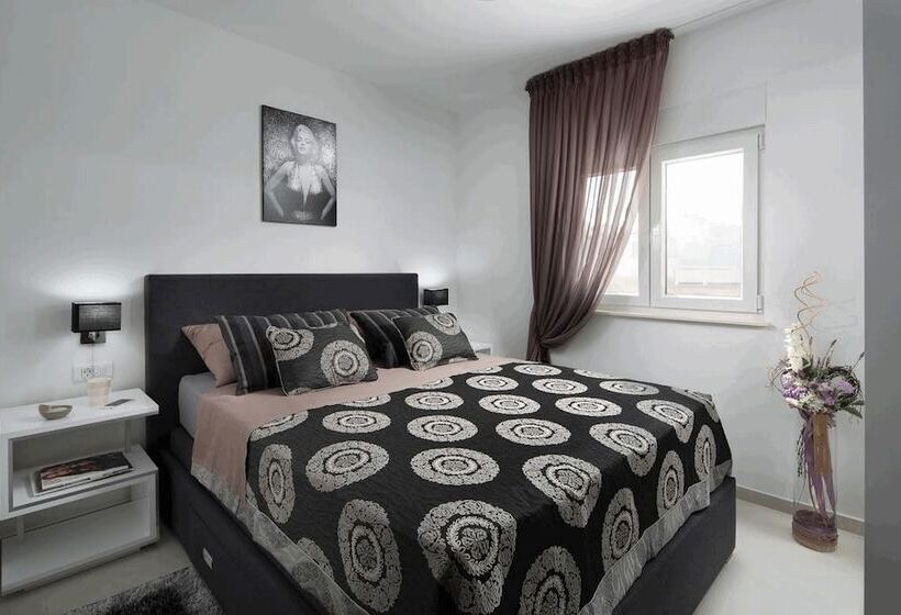 Apartments Vista Royal