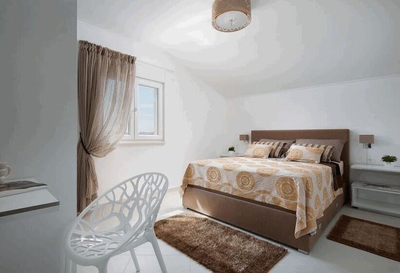 Apartments Vista Royal