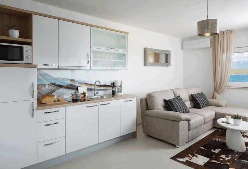 Apartments Vista Royal