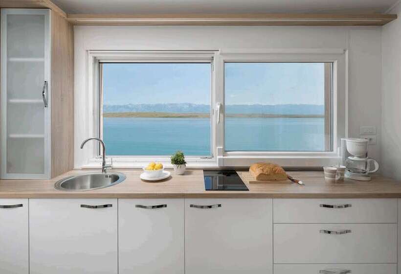 Apartments Vista Royal