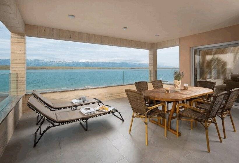 Apartments Vista Royal