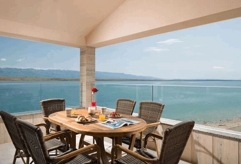 Apartments Vista Royal