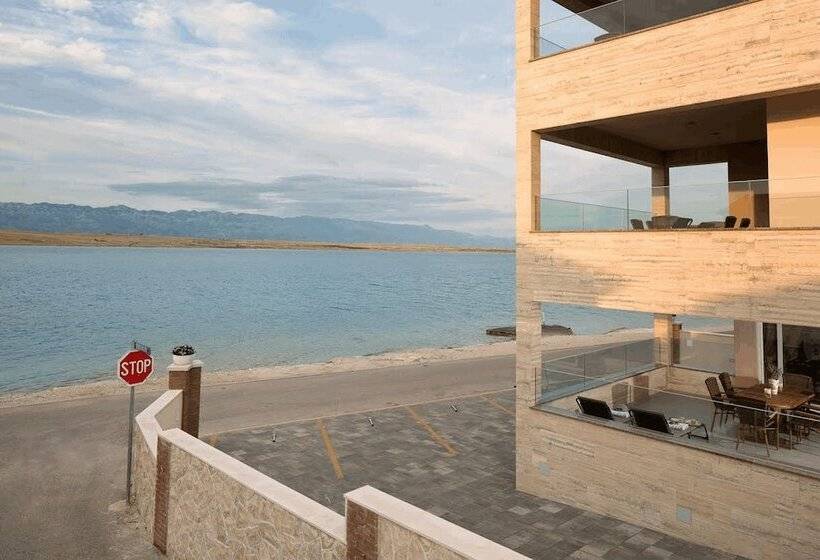 Apartments Vista Royal