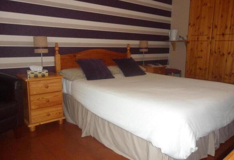 مبيت وإفطار Dergfield House