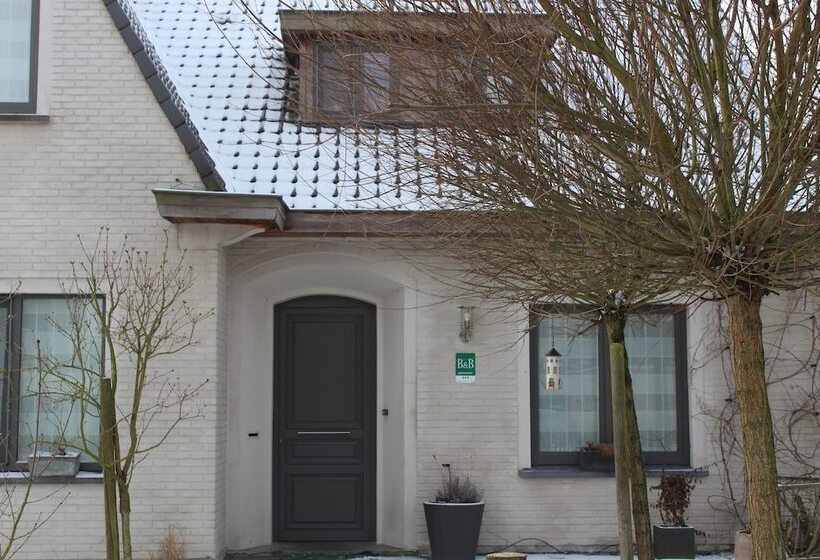 ベッドアンドブレックファースト Saffels Nest