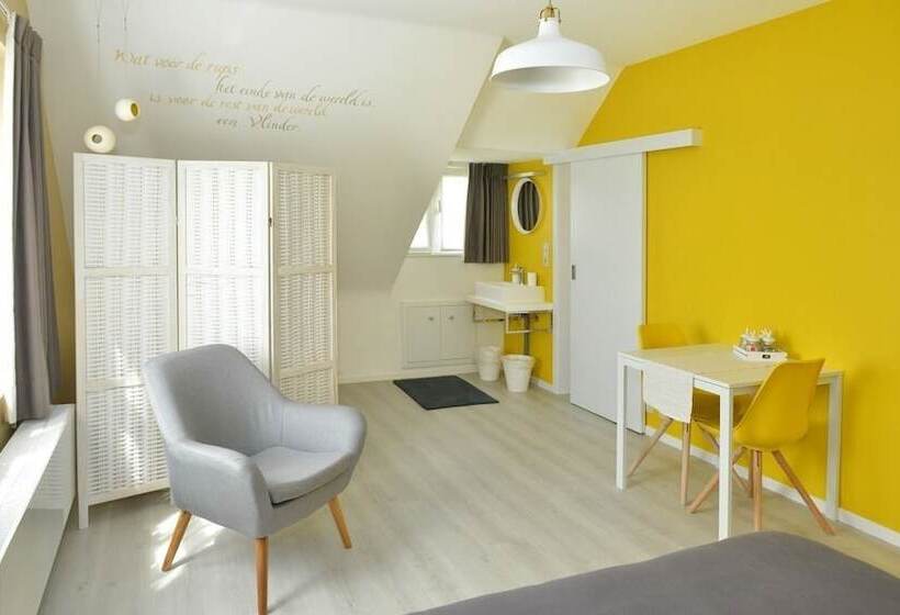 ベッドアンドブレックファースト Saffels Nest