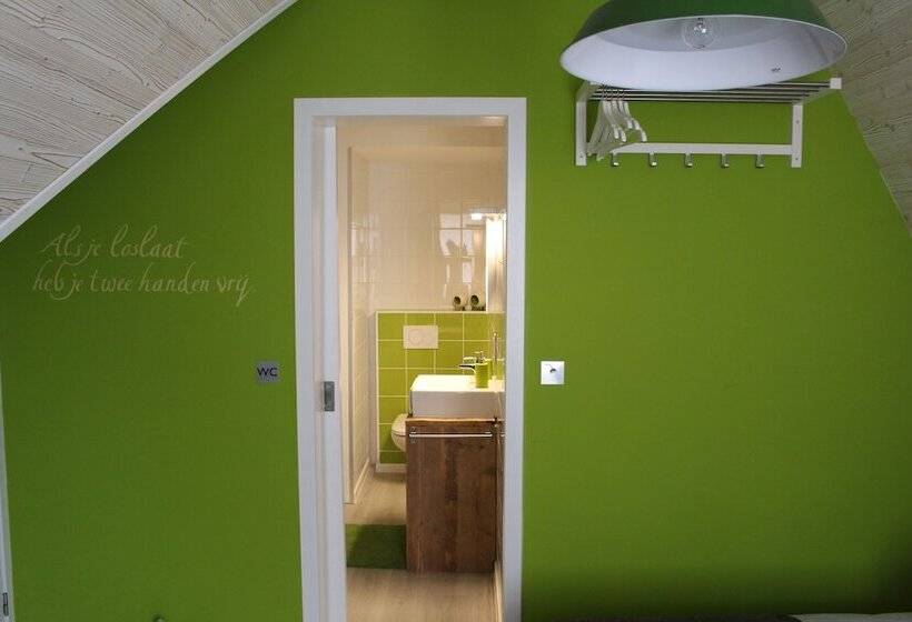 ベッドアンドブレックファースト Saffels Nest