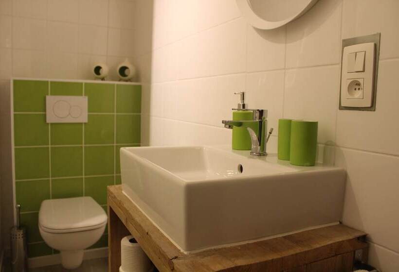 ベッドアンドブレックファースト Saffels Nest