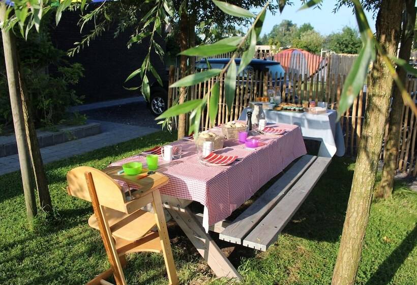 ベッドアンドブレックファースト Saffels Nest