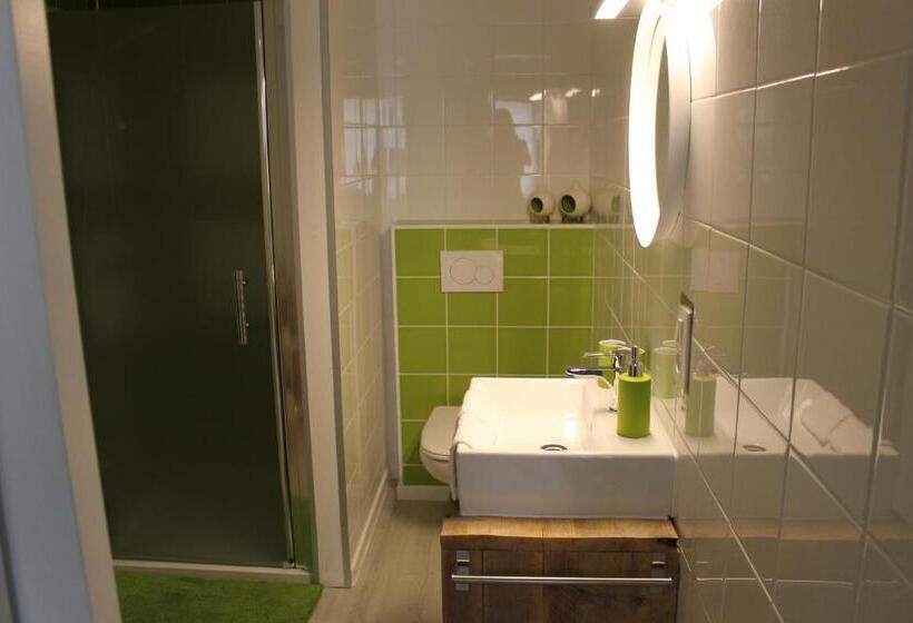 ベッドアンドブレックファースト Saffels Nest