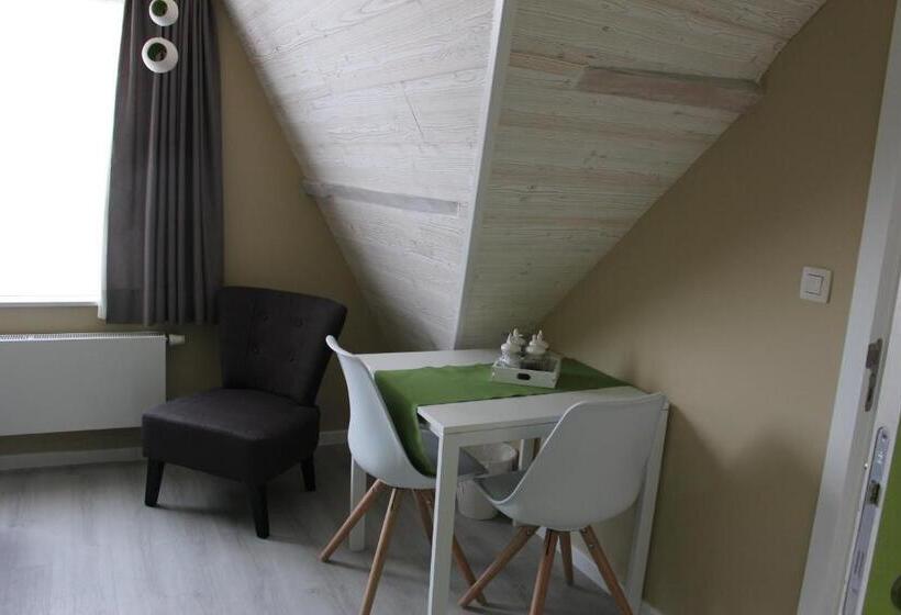 ベッドアンドブレックファースト Saffels Nest