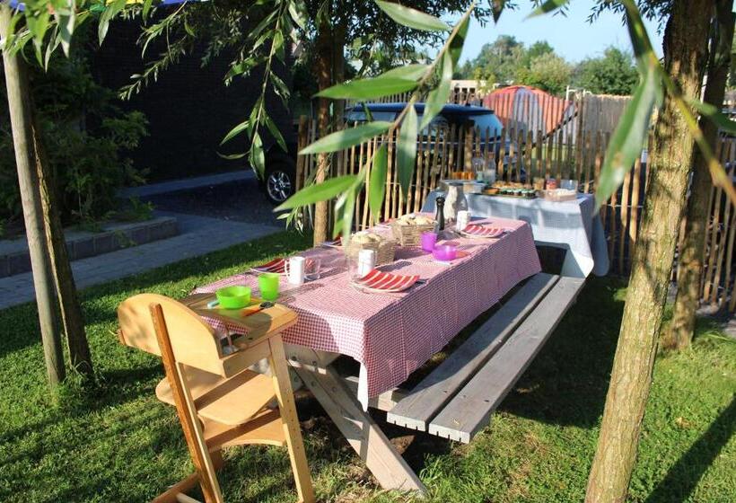 ベッドアンドブレックファースト Saffels Nest