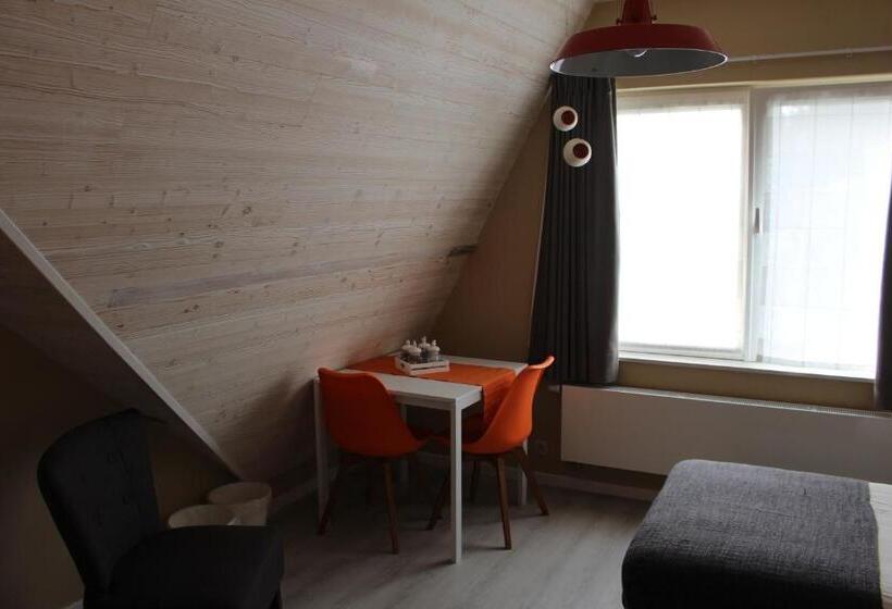 ベッドアンドブレックファースト Saffels Nest