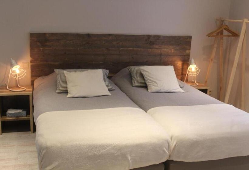 ベッドアンドブレックファースト Saffels Nest