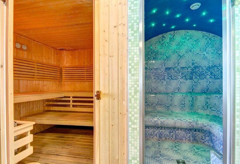 Dom & House Apartments   Marina Residence