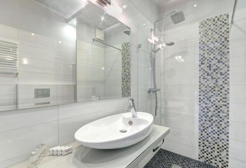 Dom & House Apartments   Marina Residence