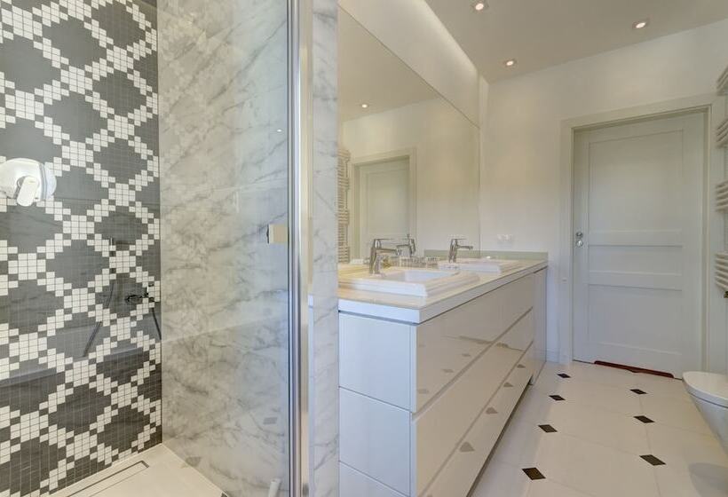 Dom & House Apartments   Marina Residence