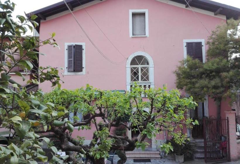 هتل Albergo Giardino