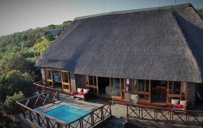 בית מלון כפרי Dinkweng Safari Lodge