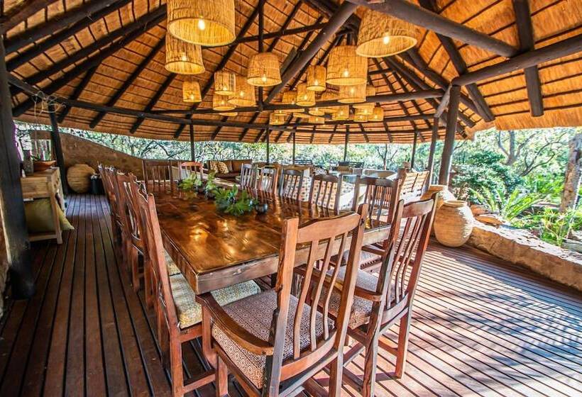فندق Dinkweng Safari Lodge