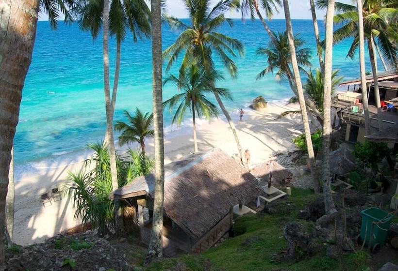 ホテル Freddies Santai Sumurtiga